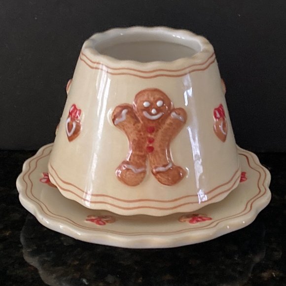 Valerie Parr Hill Set of Gingerbread Man & Hearts Plate & Shade Topper/NEW!!! - Picture 1 of 4